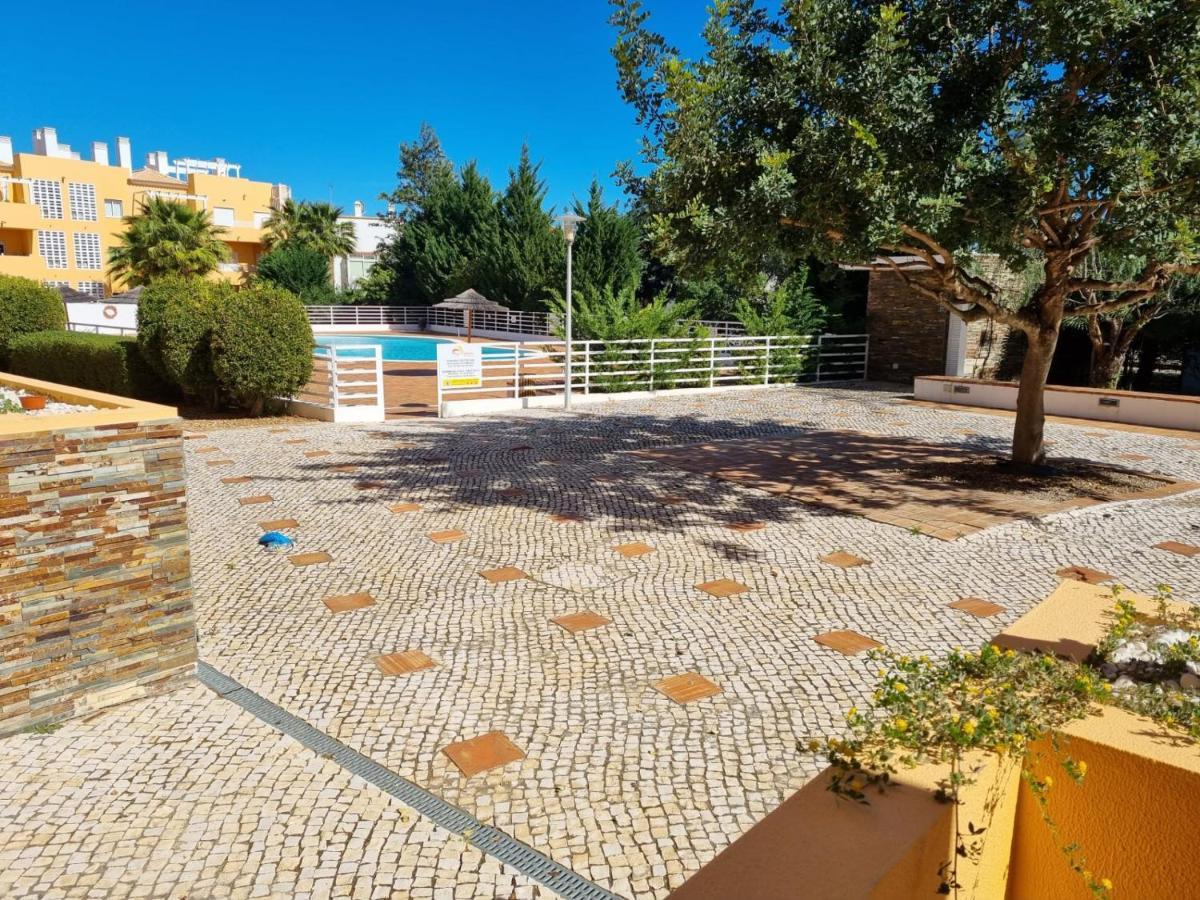 Conceição Marinho - 2 Bedroom 2 Bathroom Ground Floor Apartment With Communal Pool And Gardens מראה חיצוני תמונה