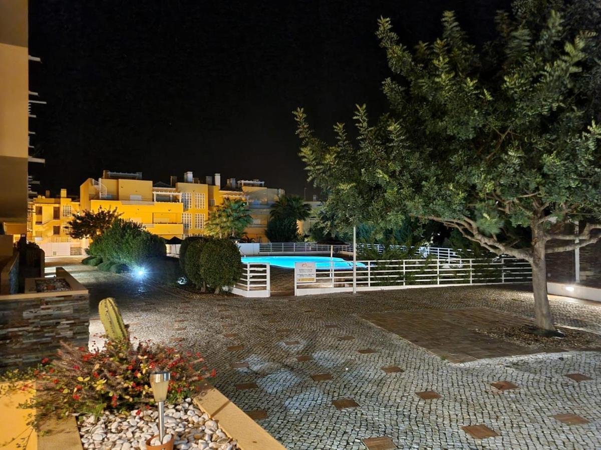Conceição Marinho - 2 Bedroom 2 Bathroom Ground Floor Apartment With Communal Pool And Gardens מראה חיצוני תמונה